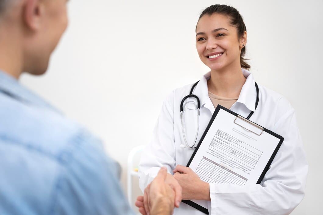 medico realizando check up medico de rotina 23 2149281070